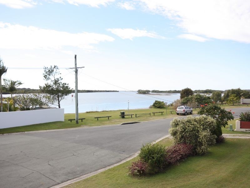 35 Esplanade, Jacobs Well QLD 4208