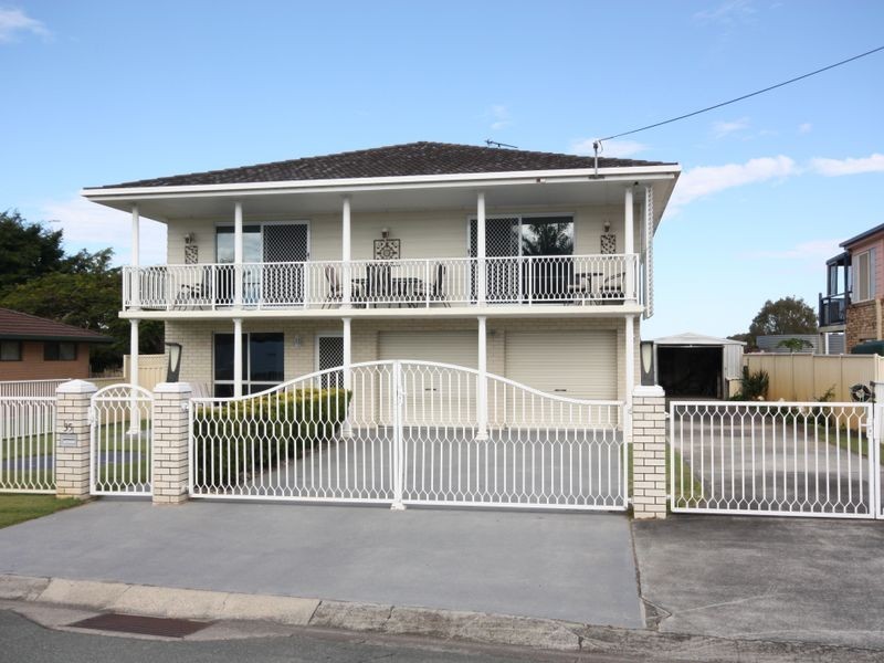 35 Esplanade, Jacobs Well QLD 4208