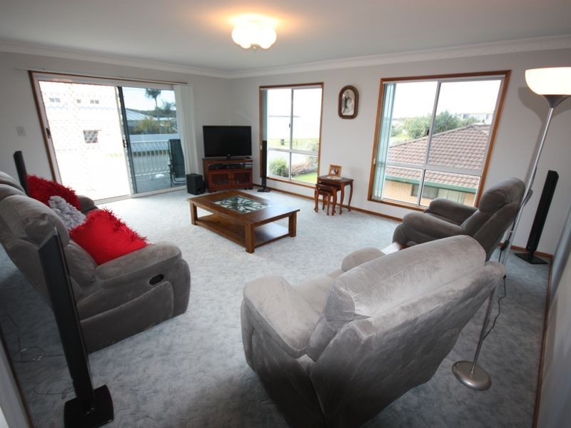 35 Esplanade, Jacobs Well QLD 4208