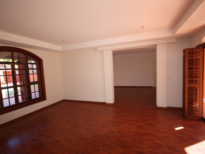 8215 Magnolia Dr W, Hope Island QLD 4212