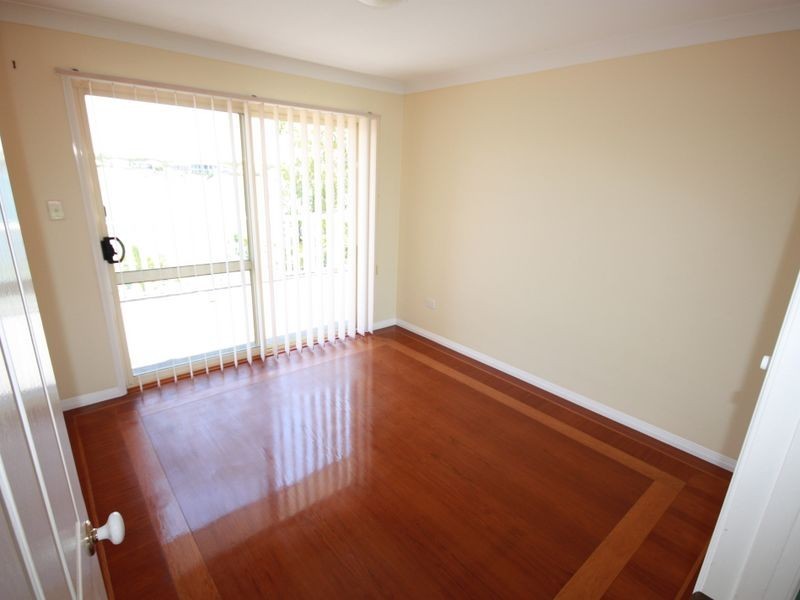 58 Lakeshore Dr, Helensvale QLD 4212