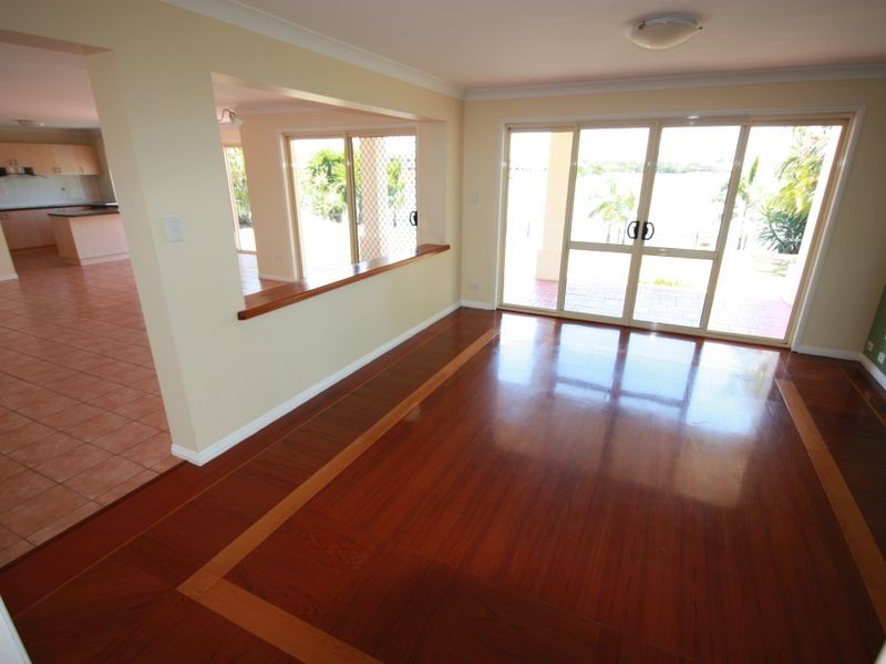 58 Lakeshore Dr, Helensvale QLD 4212