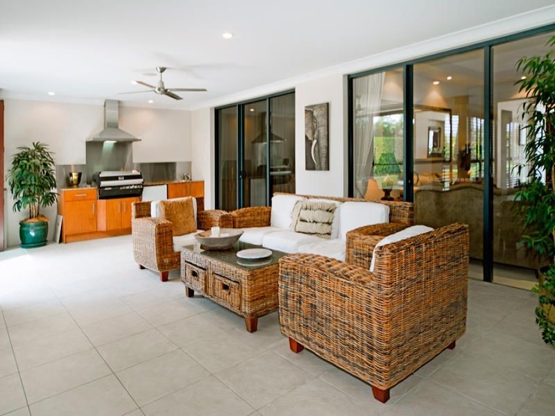 2344 Cresbrook Drive, Hope Island QLD 4212