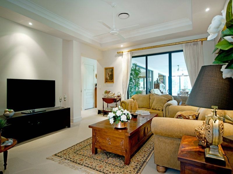 2344 Cresbrook Drive, Hope Island QLD 4212