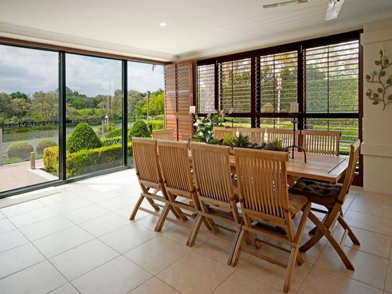 2344 Cresbrook Drive, Hope Island QLD 4212