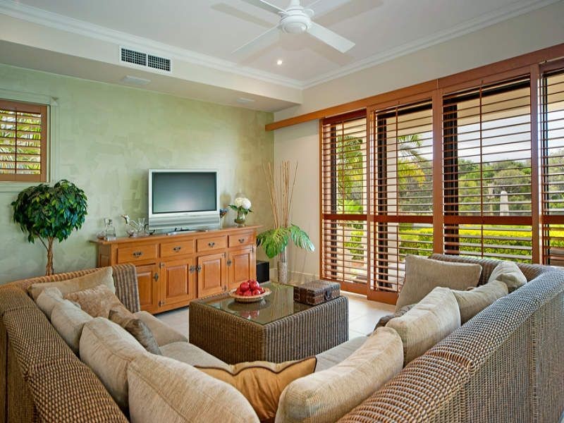 2344 Cresbrook Drive, Hope Island QLD 4212