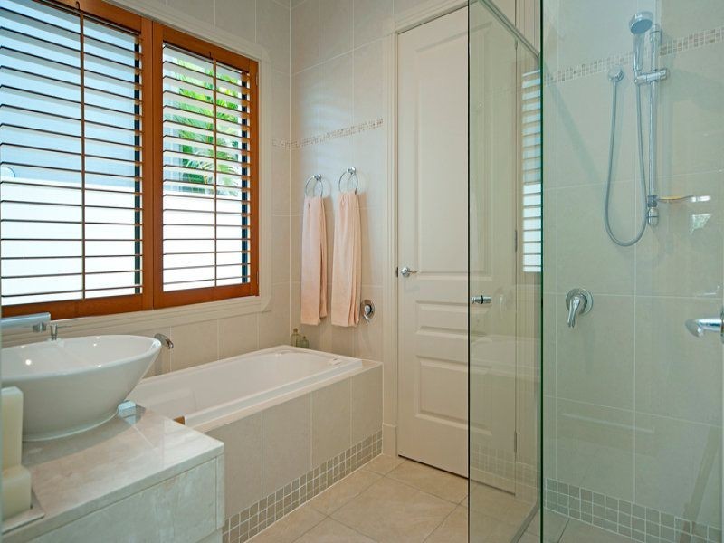 2344 Cresbrook Drive, Hope Island QLD 4212