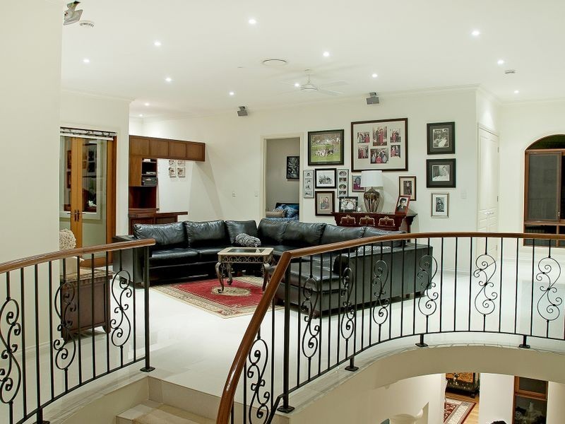 3121 Riverleigh Drive, Hope Island QLD 4212