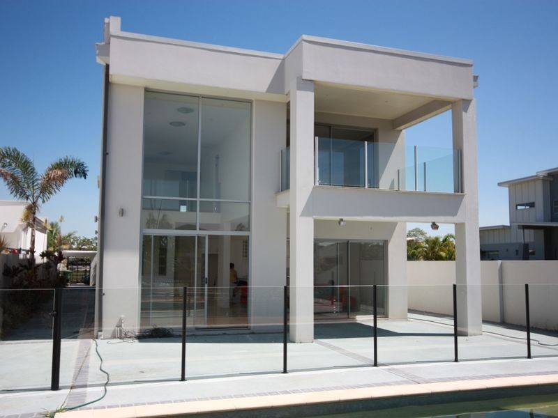 37 Coomera Crt, Helensvale QLD 4212