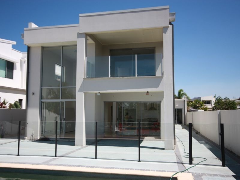 37 Coomera Crt, Helensvale QLD 4212