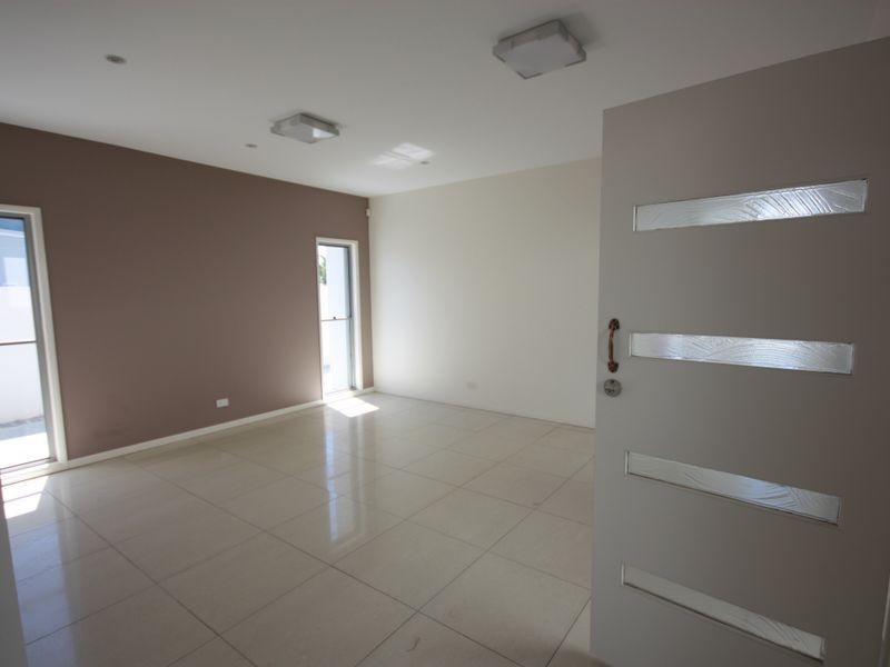 37 Coomera Crt, Helensvale QLD 4212