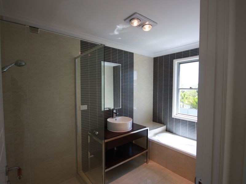 37 Coomera Crt, Helensvale QLD 4212