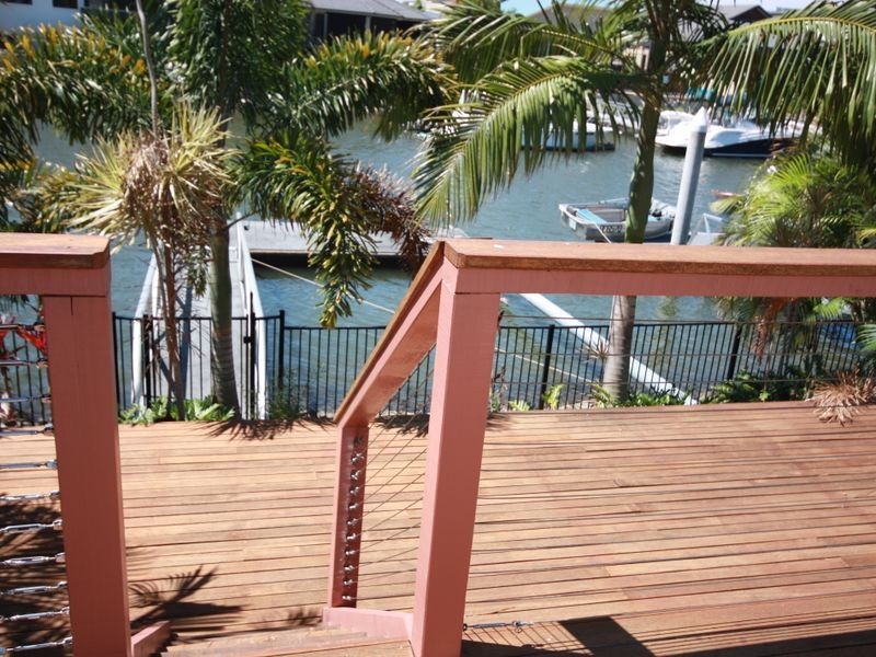 37 Coomera Crt, Helensvale QLD 4212