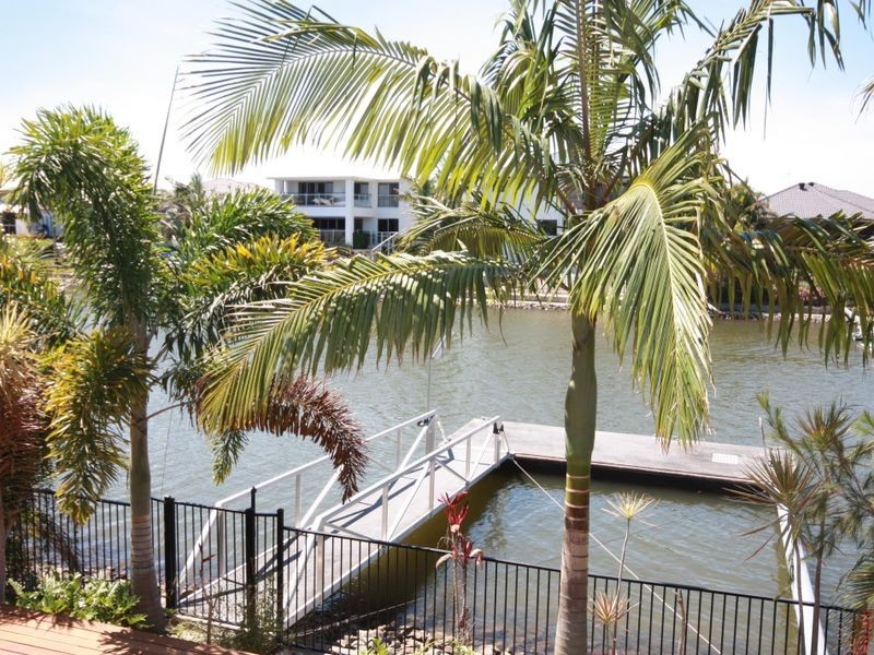 37 Coomera Crt, Helensvale QLD 4212