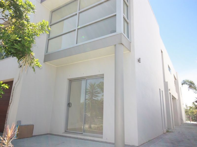 37 Coomera Crt, Helensvale QLD 4212