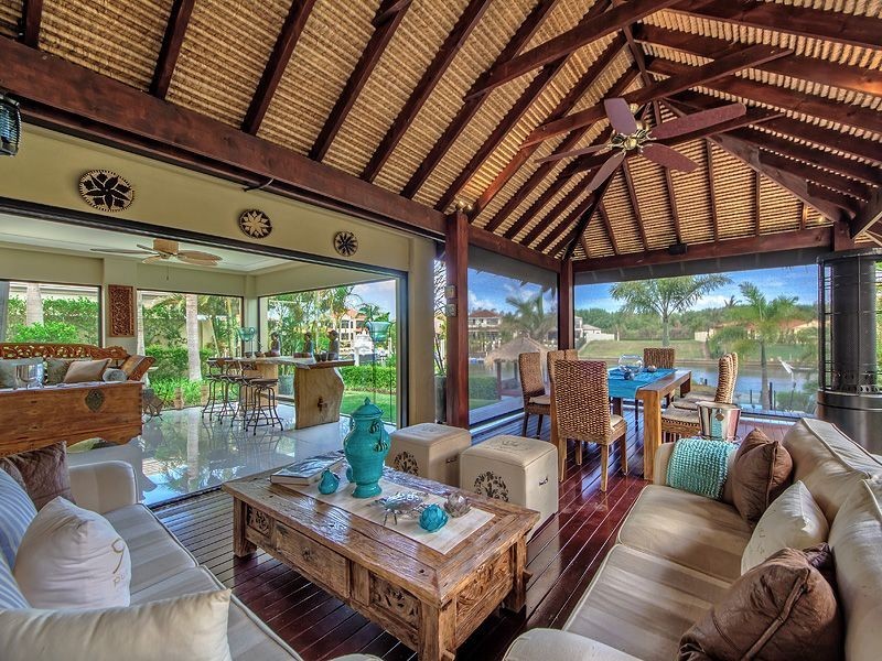 2117 Fernlea Cl, Hope Island QLD 4212