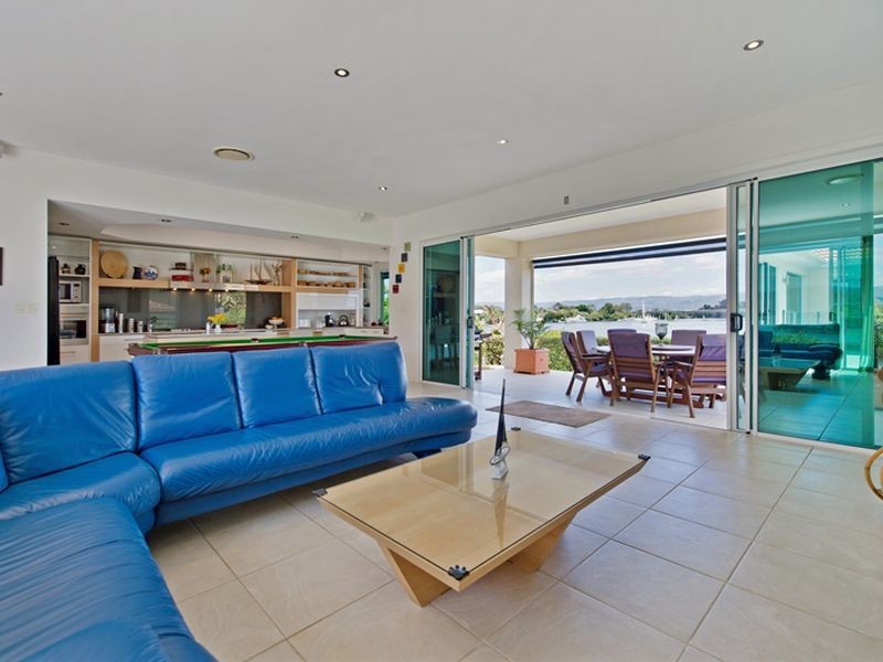 3129 Riverleigh Drive, Hope Island QLD 4212