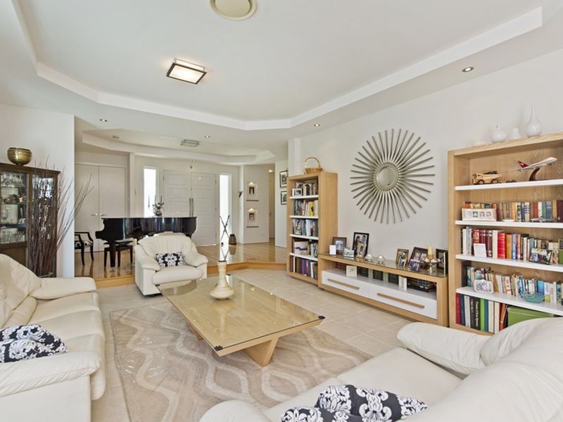 3129 Riverleigh Drive, Hope Island QLD 4212