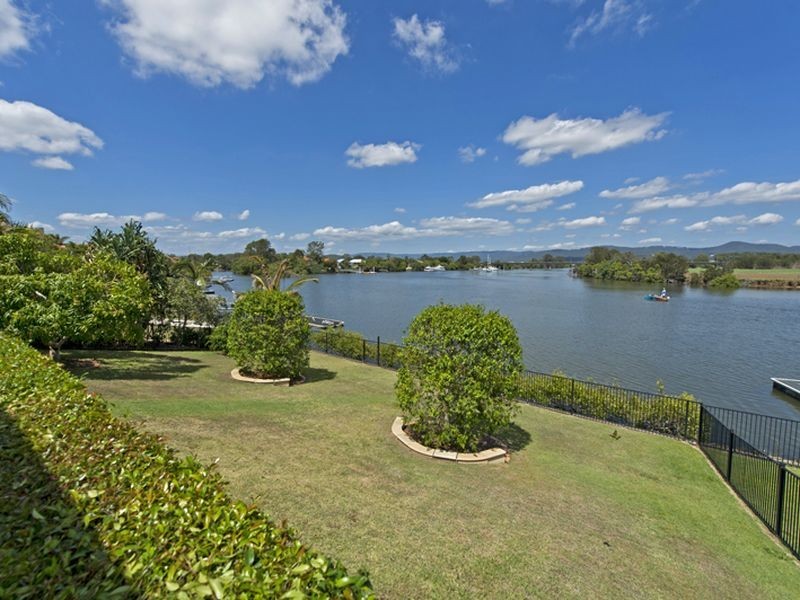 3129 Riverleigh Drive, Hope Island QLD 4212