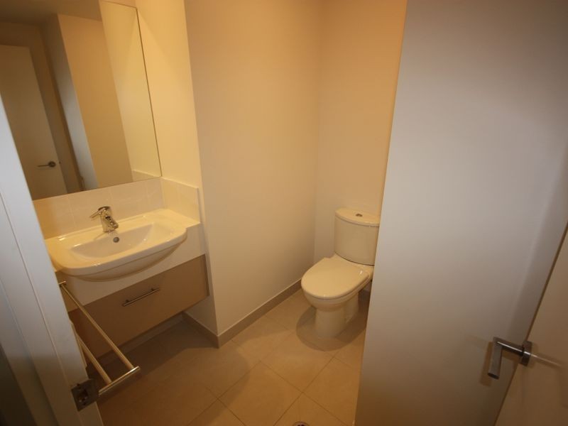 1107/2 Activa Way, Hope Island QLD 4212