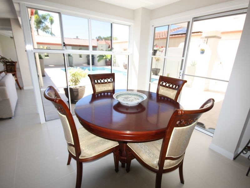 1616 Rosebank Way West, Hope Island QLD 4212