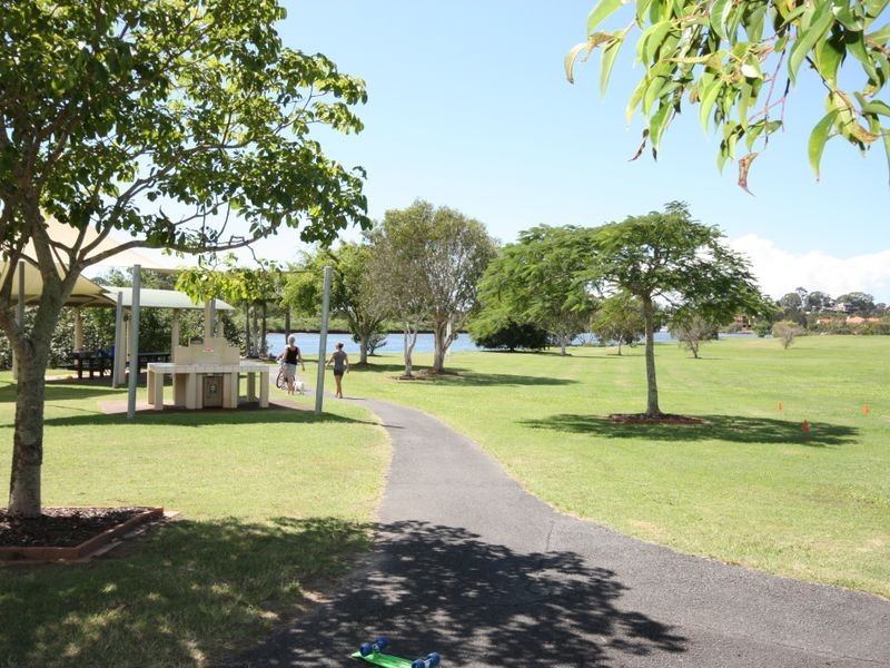 1616 Rosebank Way West, Hope Island QLD 4212
