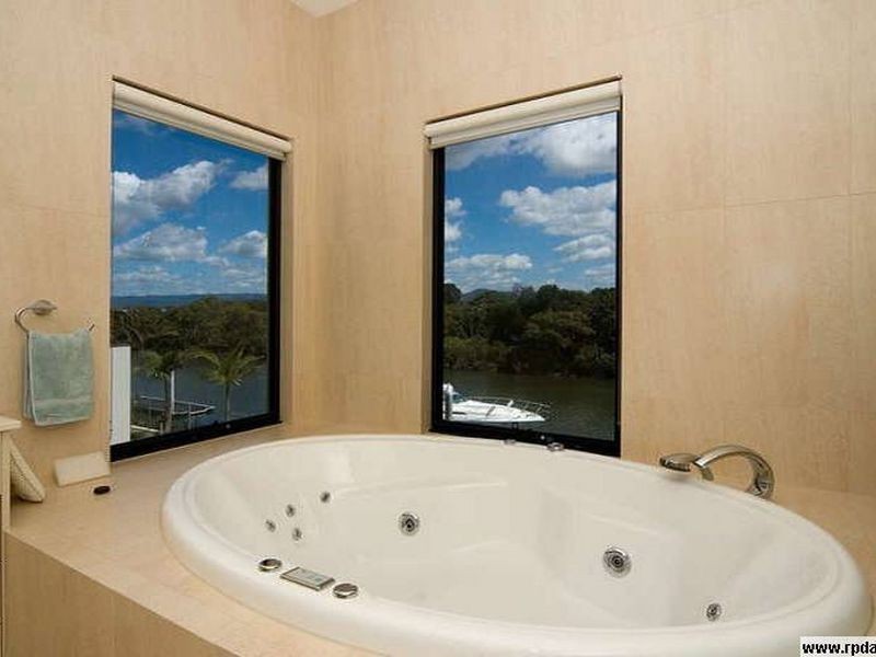 Hope Island QLD 4212