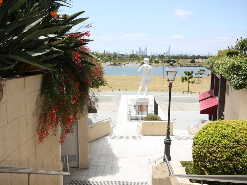 4017/3027 The Boulevard, Carrara QLD 4211