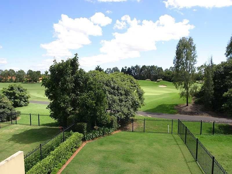 3277 Palladian Drive, Hope Island QLD 4212