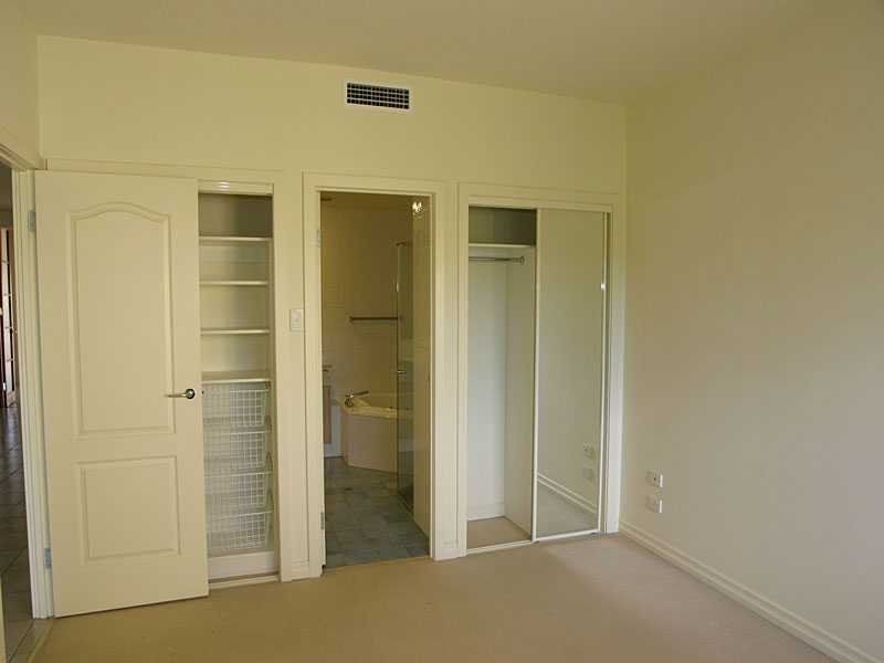 3277 Palladian Drive, Hope Island QLD 4212