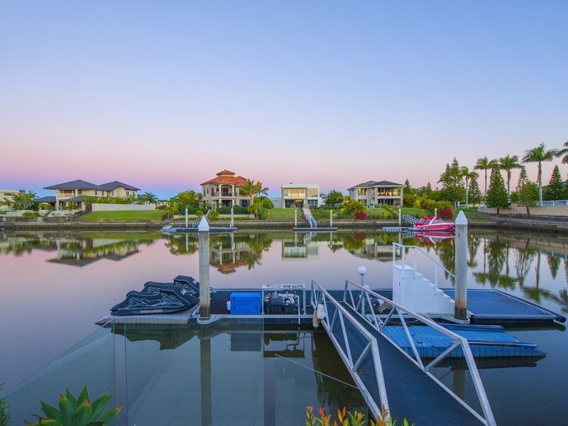 2638 Yanderra Close, Hope Island QLD 4212