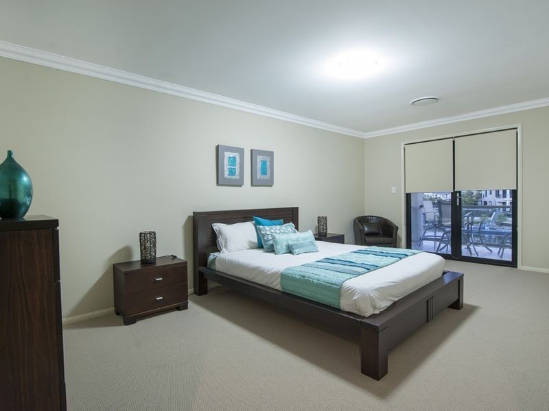 2638 Yanderra Close, Hope Island QLD 4212