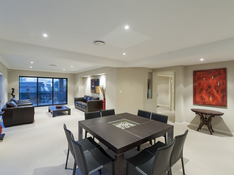 2638 Yanderra Close, Hope Island QLD 4212