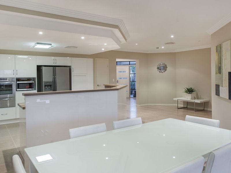 2638 Yanderra Close, Hope Island QLD 4212