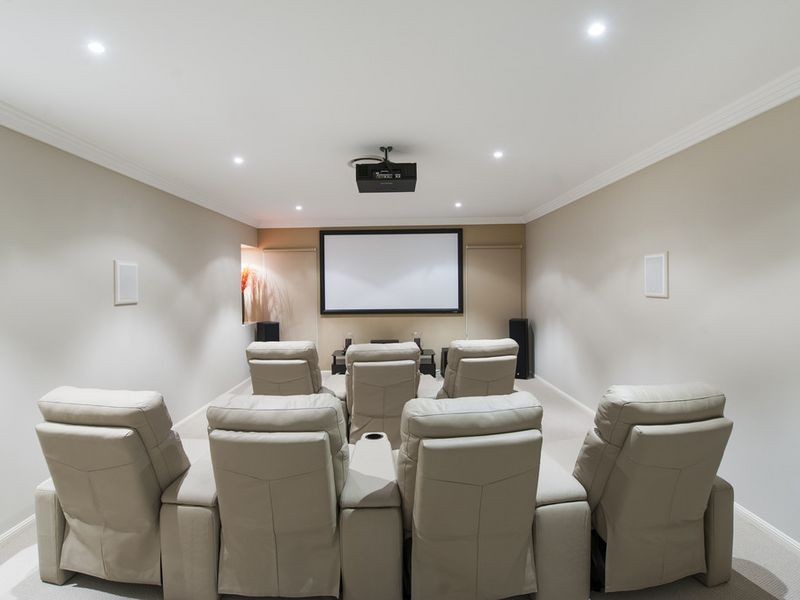 2638 Yanderra Close, Hope Island QLD 4212