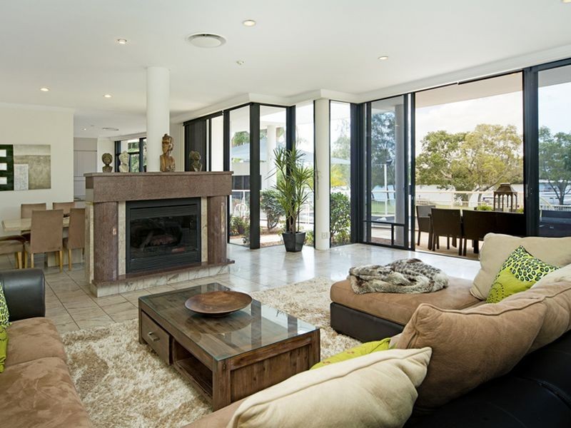 Hope Island QLD 4212