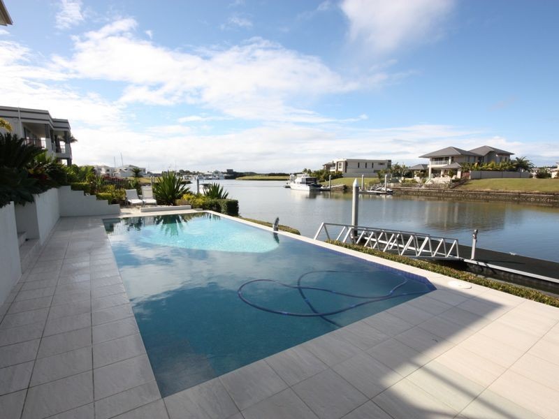 Hope Island QLD 4212