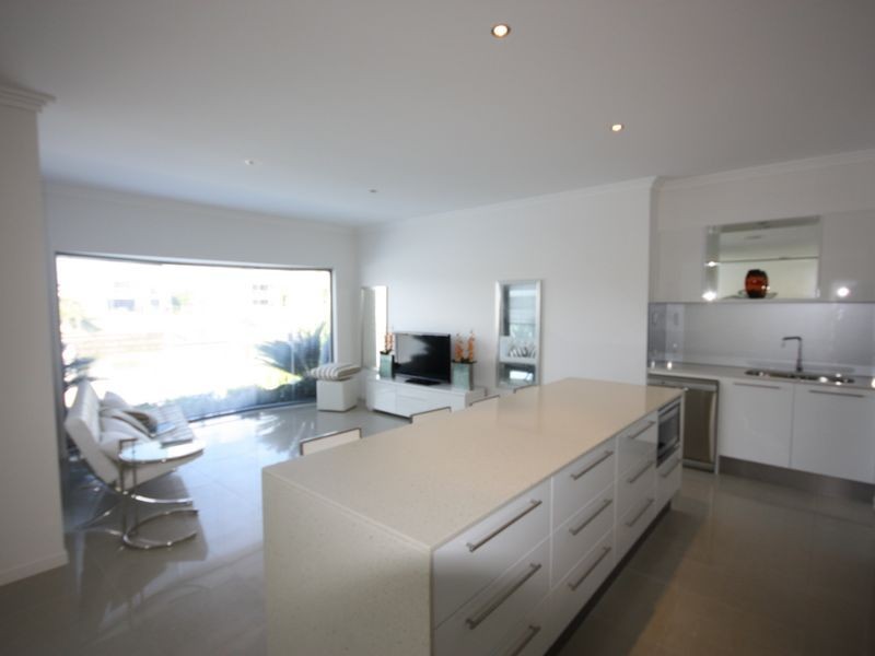 Hope Island QLD 4212