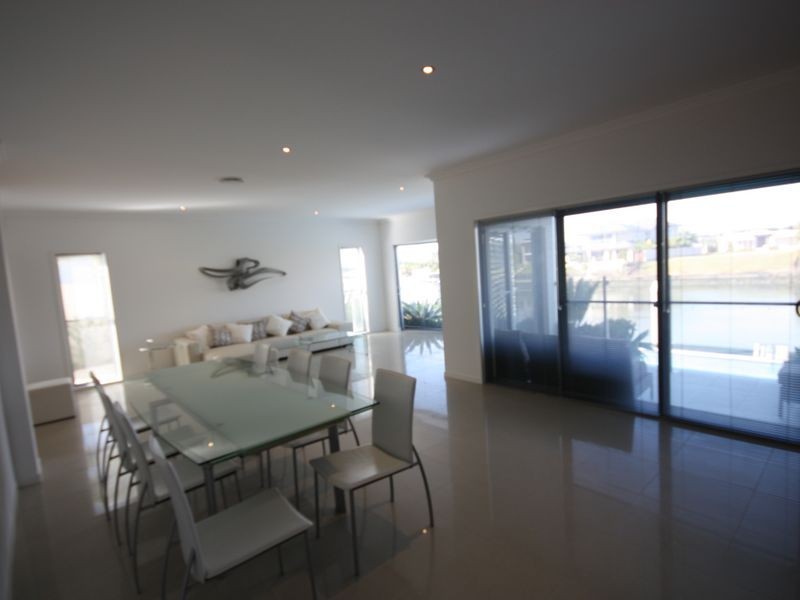 Hope Island QLD 4212