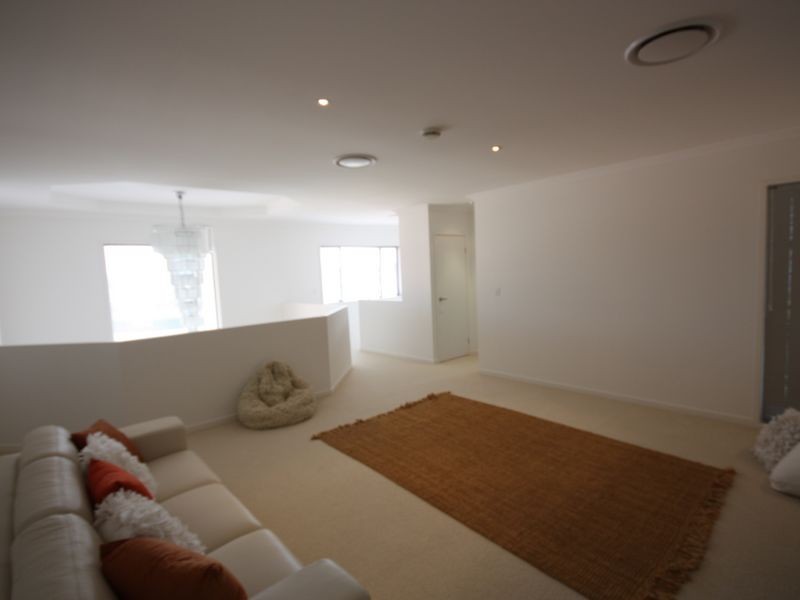 Hope Island QLD 4212