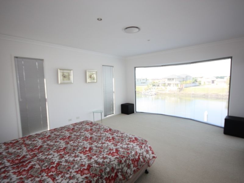 Hope Island QLD 4212