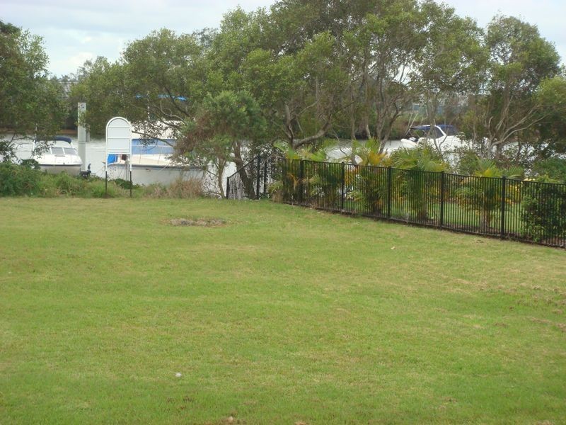 9 River Cove Drive, Hope Island QLD 4212