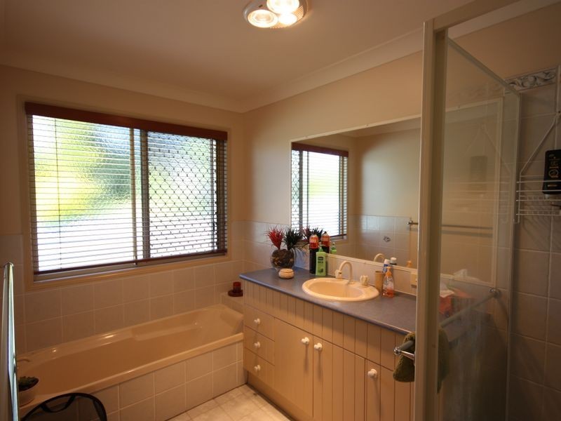 70 Rivertree Avenue, Helensvale QLD 4212