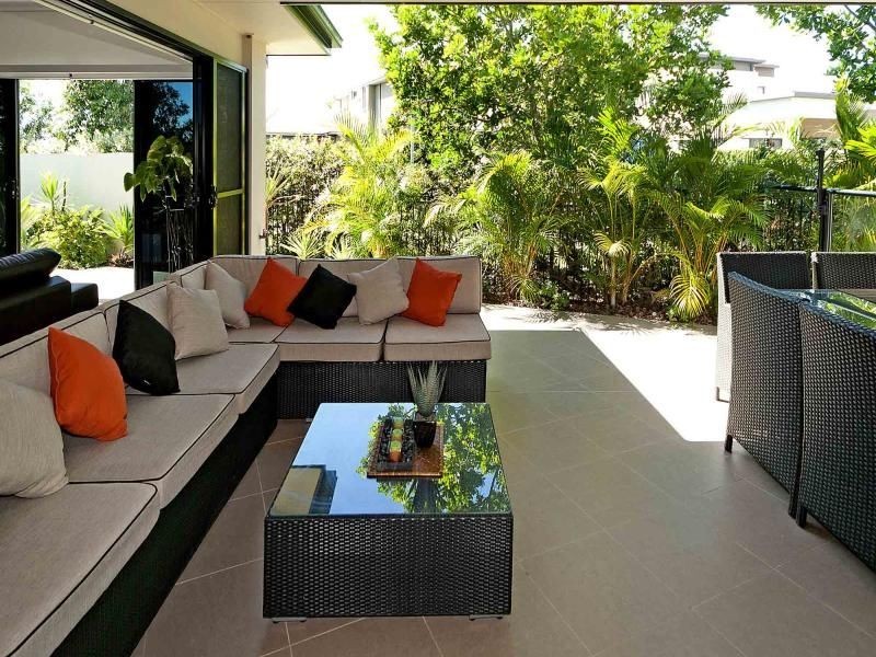 Hope Island QLD 4212