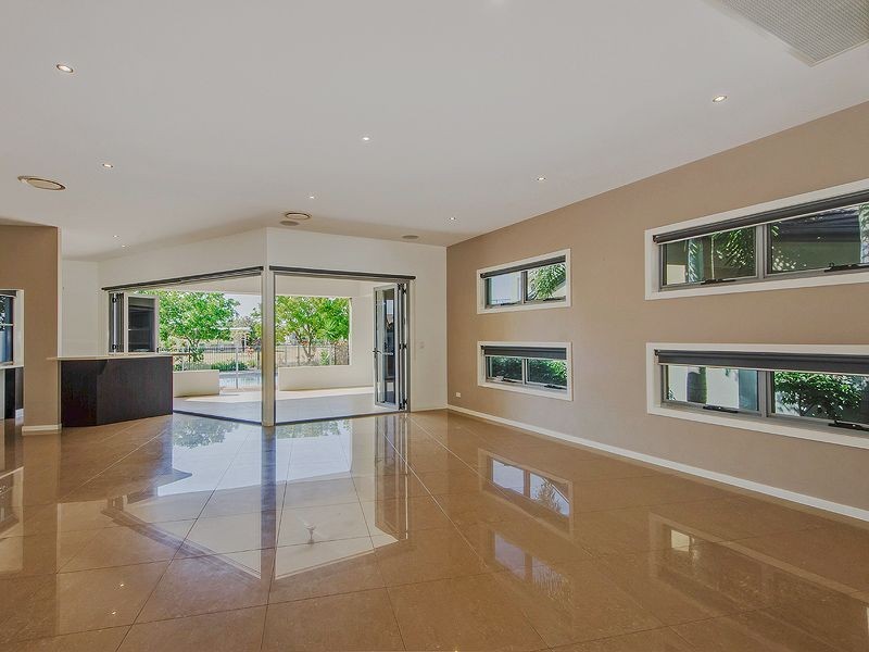 2526 Gracemere cct N, Hope Island QLD 4212