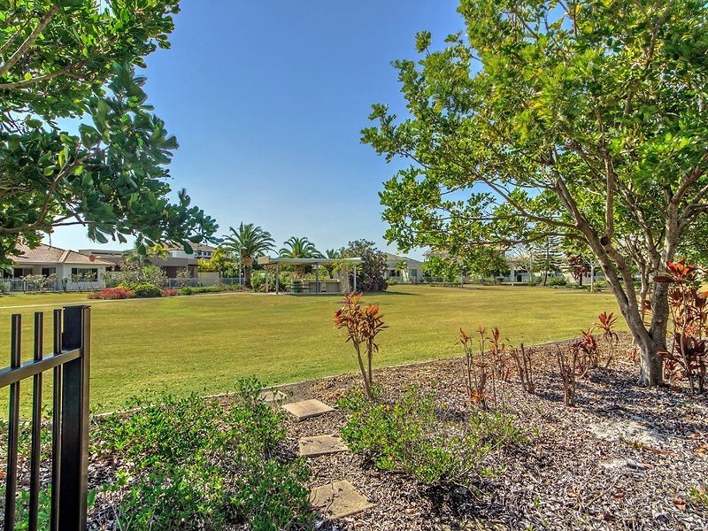 2526 Gracemere cct N, Hope Island QLD 4212