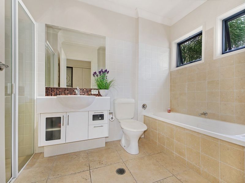 1049/1 The Cove crescent, Carrara QLD 4211