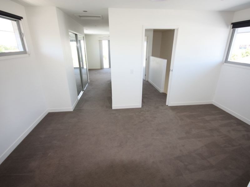 Hope Island QLD 4212