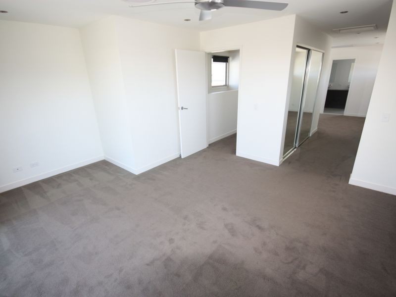 Hope Island QLD 4212