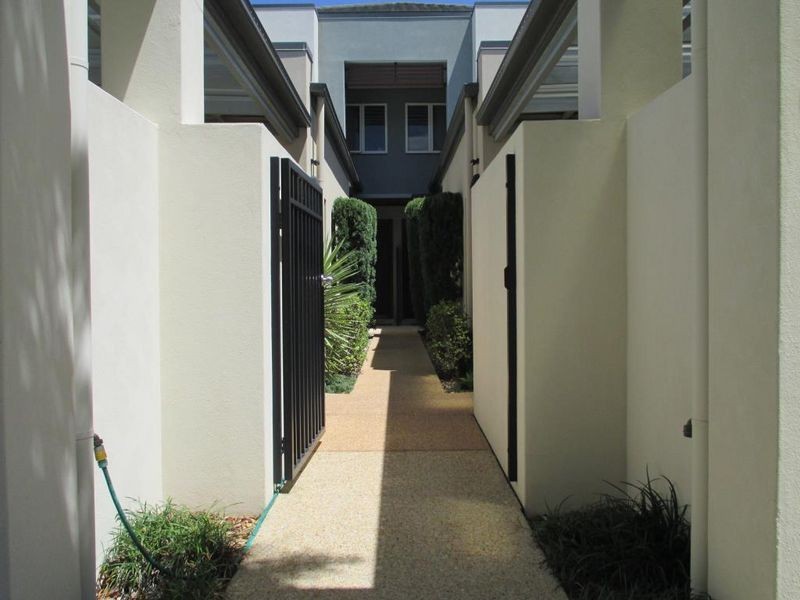 1055/1 The Cove crescent, Carrara QLD 4211